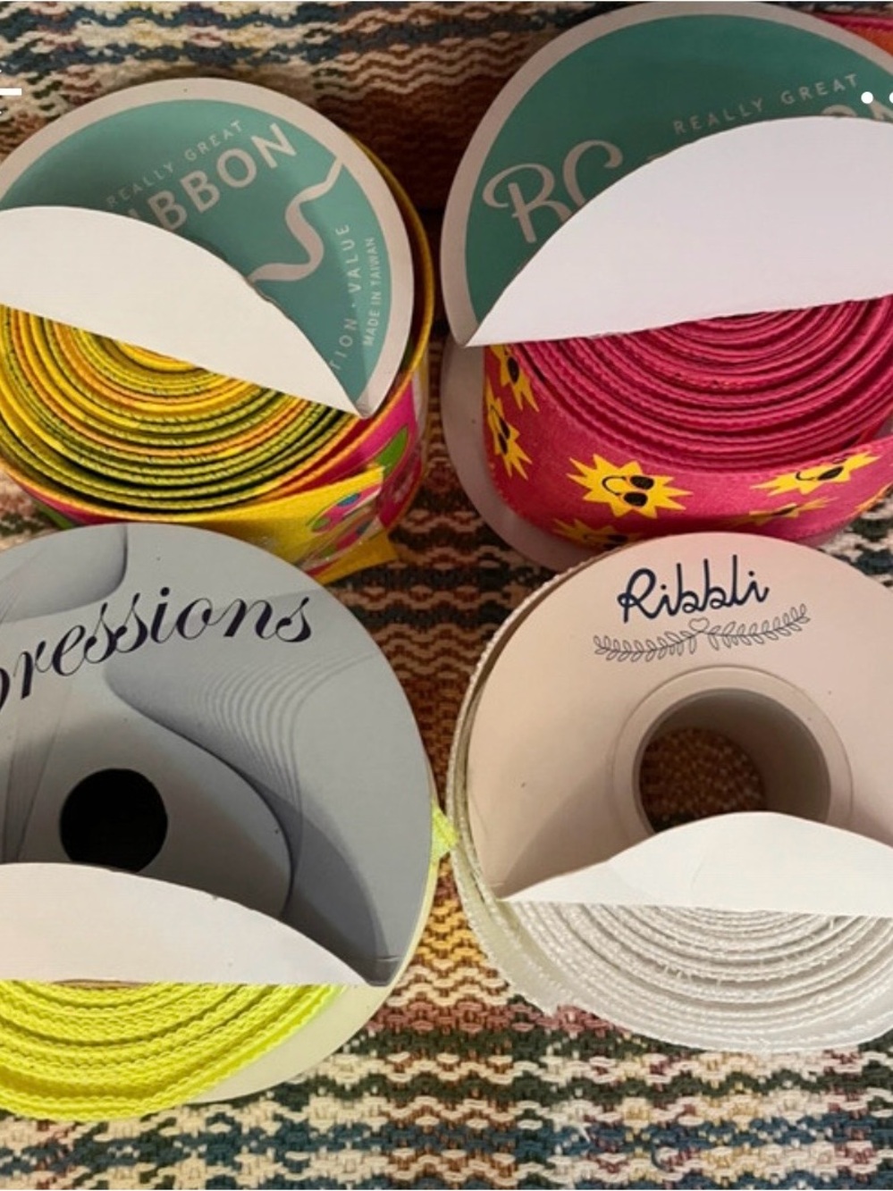 Beautiful Wired Ribbon - Picture 4 of 4